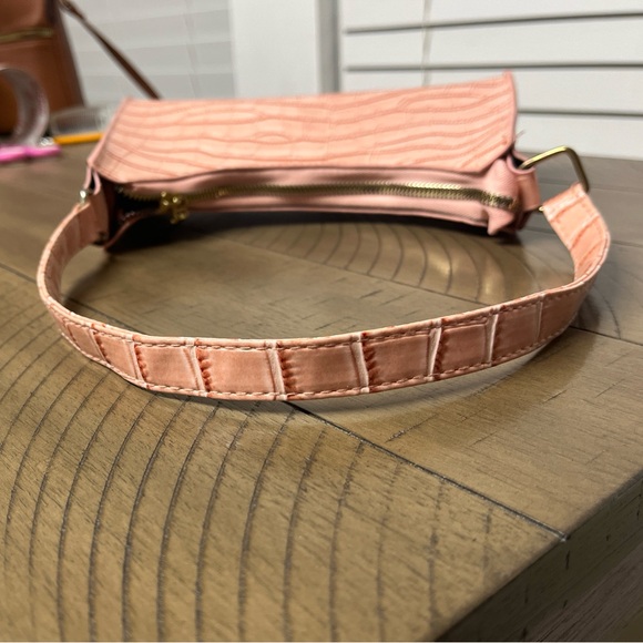 Purse, pink(peach) unbranded. 9.5”x6”x2” D. Open interior. No flaws. Strap 17” - Picture 12 of 15